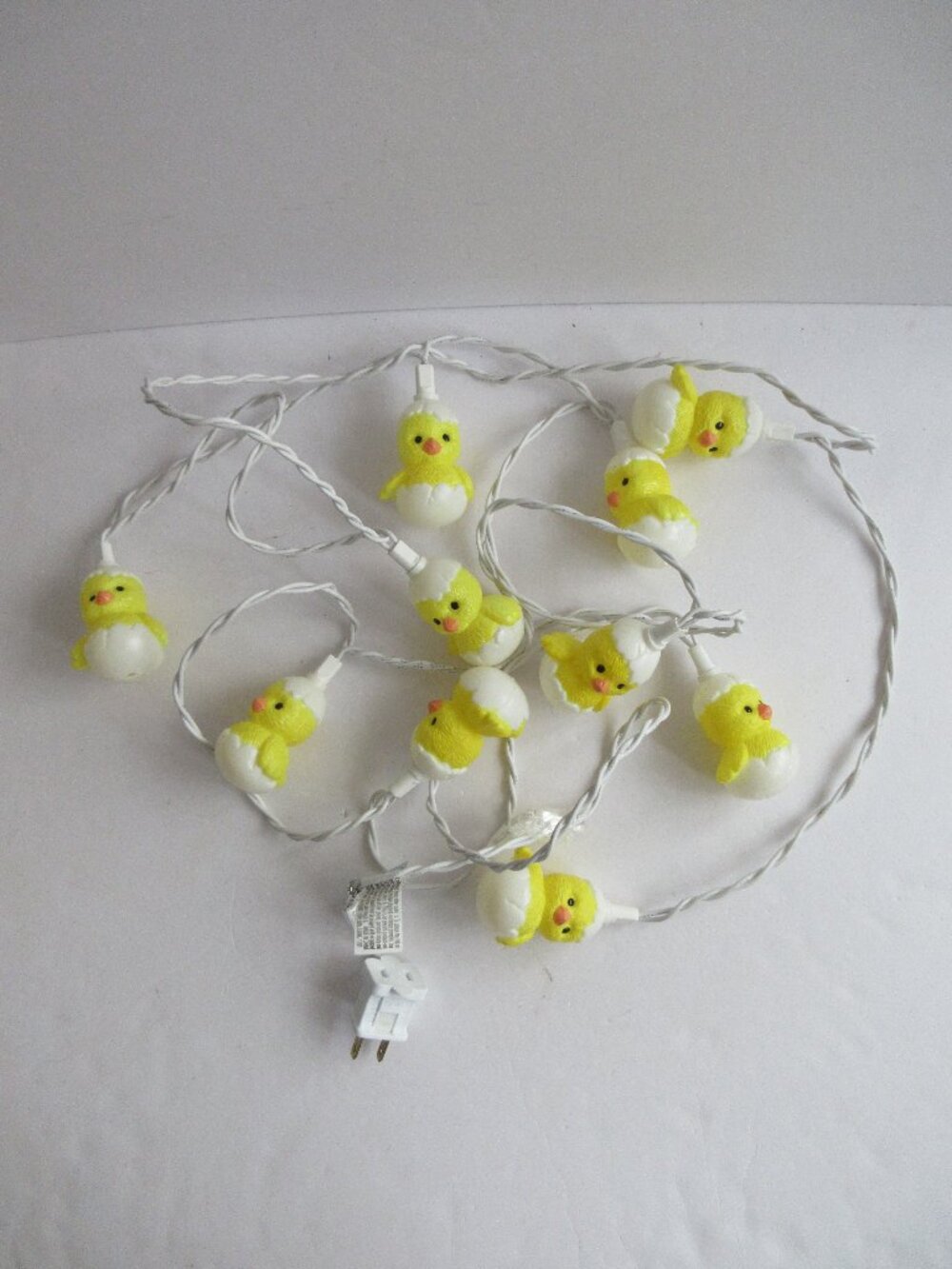Easter Blow Mold 10 Baby Chicks In Hatching Eggs Indoor String Lights 9' Vtg